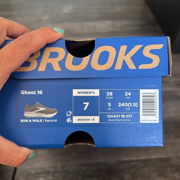 Brooks Black and White Athletic Shoes - Picture 8 of 8